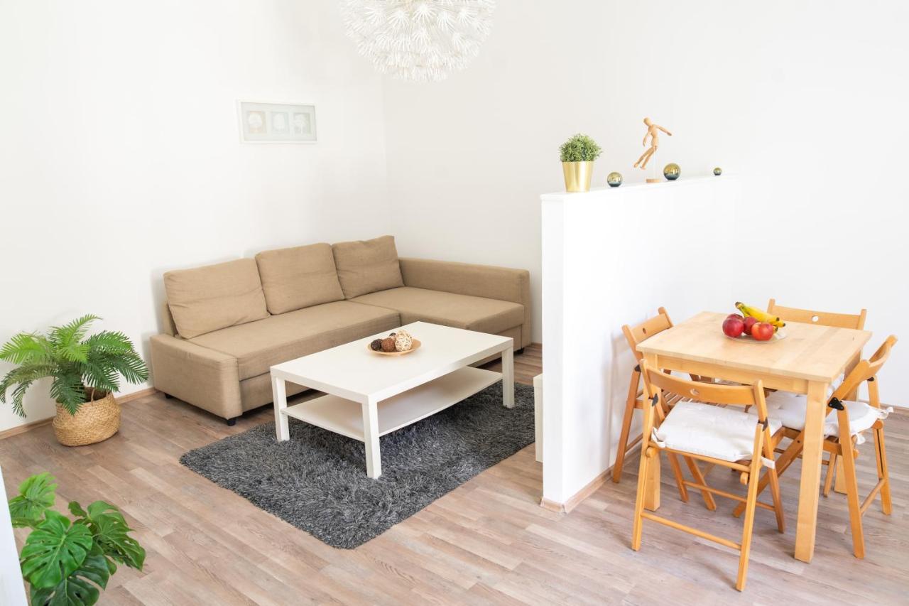 N28 Condo Apartment Next To Andrassy. Budapest Kültér fotó